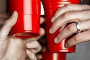 У США влаштовують вечірки за участю хворих COVID-19, щоб заразитися - ЗМІ