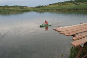 У Луганській області у водоймi знайшли тіло чоловіка