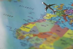 Для украинцев открыты границы 38 стран: полный список