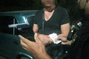 "Решение проблемы на месте": в Лисичанске пьяный водитель ВАЗ пытался откупиться от патрульных