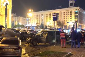 На Майдані в Києві водій Land Rover влаштував смертельну ДТП, двоє людей загинули