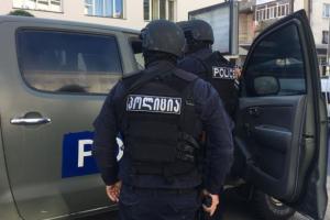 В Грузии задержали мужчину, захватившего заложников в банке