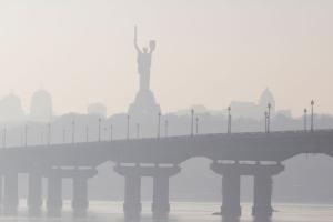 Столиця України потрапила до трійки міст світу з найбруднішим повітрям