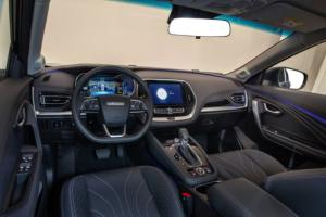 На українському авторинку з'явився кросовер від нового бренду: за скільки можна купити (відео)