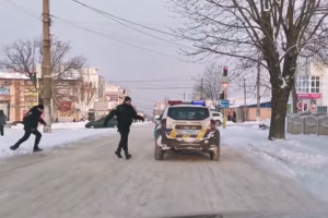 "Поліції ж все можна": у Лисичанську поведінка патрульних на дорозі викликала велику суперечку (відео)