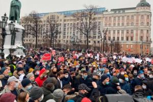 У Росії проходять мітинги на підтримку Навального: дружина опозиціонера затримана