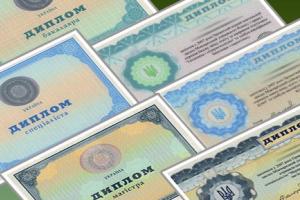 З 2021 року українським студентам не видаватимуть "червоні" дипломи