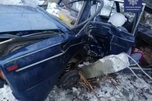 ВАЗ зім'яло мов картонну коробку: у Лисичанську сталася серйозна ДТП (фото)