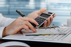 Украинцев заставят платить налоги за дополнительный доход: кого и сколько