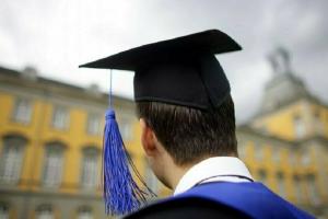 МОН собирается следить за трудоустройством выпускников украинских вузов