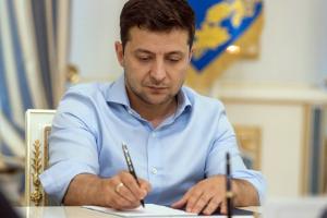 Зеленський ввів у дію рішення РНБО про подвійне громадянство для українців