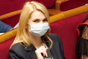 "Потрібно звалювати з цієї країни": депутат від "Слуги народу" потрапила в незручну ситуацію