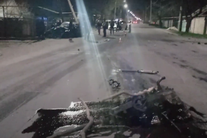 "До хороших доріг ще й мізки потрібні": у Лисичанську сталася руйнівна ДТП (відео)