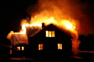 У Лисичанську під час ліквідації пожежі в житловому будинку виявили труп