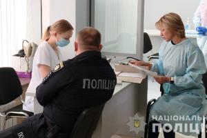 В Україні стартувала вакцинація співробітників системи органів МВС