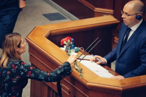 Родичі померлого від COVID-19 пацієнта передали Степанову похоронні квіти (відео)