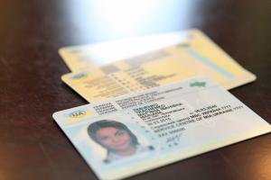 В Україні почали видавати нові водійські посвідчення: як вони виглядають