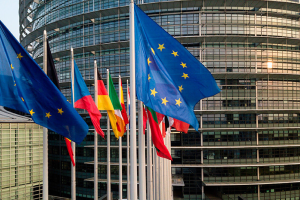 Європарламент підтримав резолюцію про відключення Росії від платіжної системи SWIFT