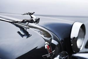 Старую "Волгу" и Cadillac объединили в одно авто: вышло весьма необычно (фото)