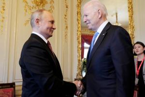 Переговори Байдена та Путіна у вузькому форматі завершилися