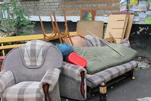 "Чудова" покупка: у Рубіжному нових власників квартири виставили на вулицю
