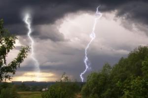 Винна блискавка?: У Лисичанську знову виникли перебої з водою та світлом