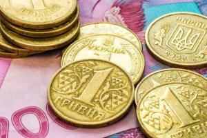 На сдачу в супермаркете украинец получил монету, которая стоит 1000 гривен: в чем особенность (фото)