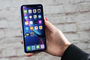 Apple прекратила продажу трех популярных моделей iPhone: в чем причина