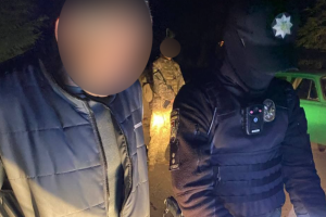 В Лисичанске поймали двух пьяных водителей на одном "Москвиче"