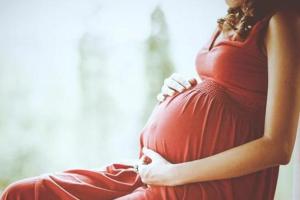 Вагітна в 11: на Закарпатті маленька дівчинка чекає дитину