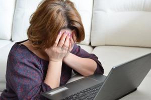 Дві мешканки Луганщини поплатилися за довірливість: шахраї виманили всі гроші