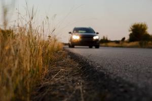 З листопада на українських дорогах з'являться нові знаки та розмітка: як вони виглядають