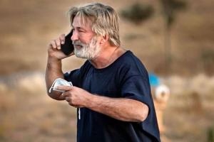 Алек Болдуин впервые прокомментировал убийство оператора во время съемок фильма 