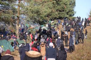 Опитування показало, чи готові українці прийняти біженців з польсько-білоруського кордону