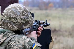 Ситуация на Донбассе: боевики трижды обстреляли украинские позиции