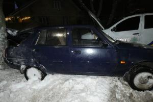 На Луганщині автомобіль "Славута" зіткнувся з поліцейським Renault Duster, є потерпілий