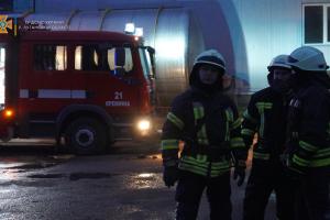 На одном из заводов Луганщины произошел пожар, пострадала женщина