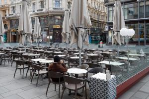 Австрія подовжила жорсткий карантин ще на 10 днів