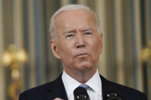 Байден в ході переговорів пригрозив Путіну "рішучими заходами" у разі військової ескалації