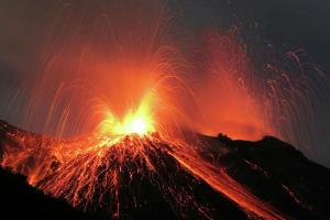 В Африці прокинувся один з найпотужніших вулканів світу