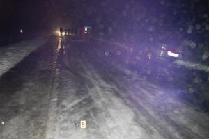 На Луганщині водій ВАЗ на смерть збив 36-річну жінку