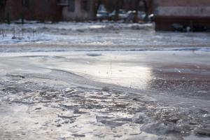 Українців попередили про небезпечні метеоявища: на вулицю краще взагалі не виходити