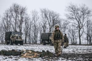 Боевики на Донбассе трижды обстреляли украинские позиции
