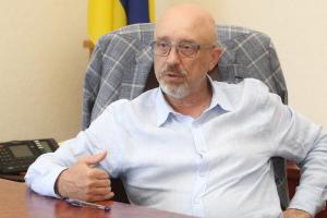 Не потрібно вірити фейкам і боятися: Резніков підтвердив, що Україна не планує наступ на Донбасі