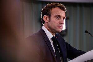 Макрон заявил о невозможности переговоров о вступлении Украины в ЕС, пока идет война