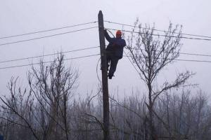 В Северодонецке частично восстановили свет, появилась мобильная связь