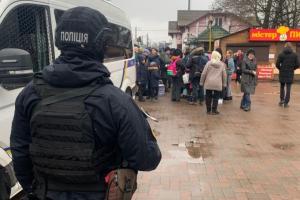 Из Бучи эвакуировали более 2000 человек и постояльцев дома престарелых
