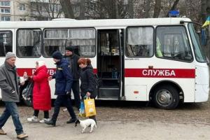 Під Києвом військові РФ заблокували 50 евакуаційних автобусів з мирними жителями