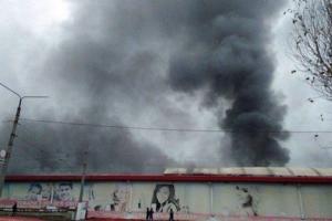 У Харкові внаслідок обстрілів горить ринок "Барабашово", - ЗМІ