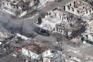 "Во-первых, это красиво": Как оккупанты потеряли свою БМП в условиях ближнего городского боя на Луганщине